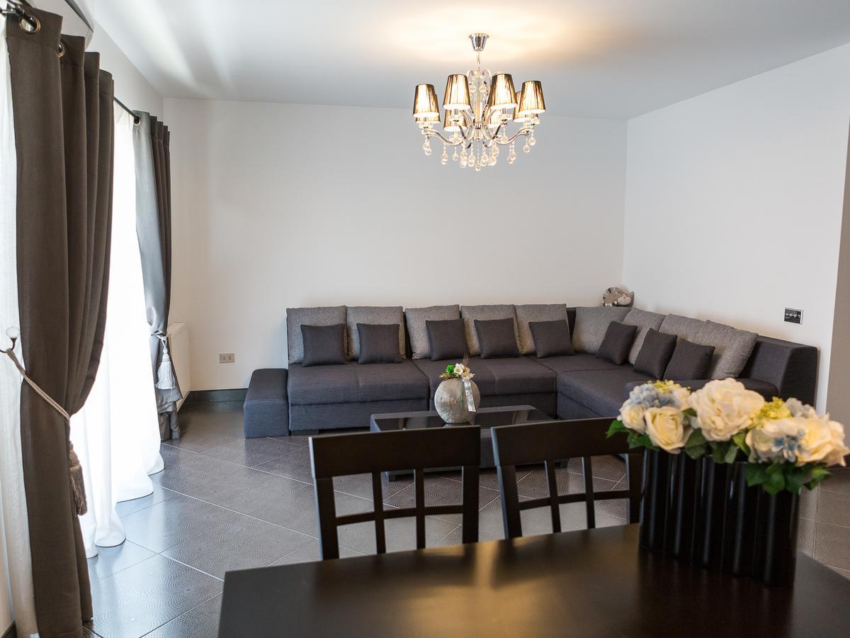 Casa Bella Apartments Bragadiru Extérieur photo